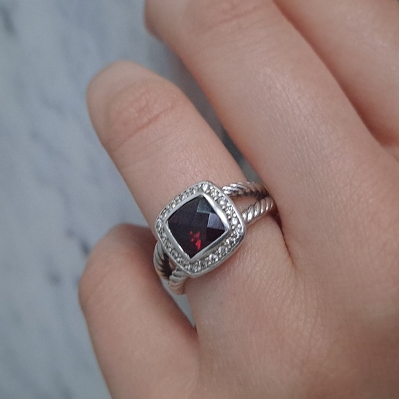 Authentic David Yurman Petite Albion Garnet ring - Picture 11 of 16
